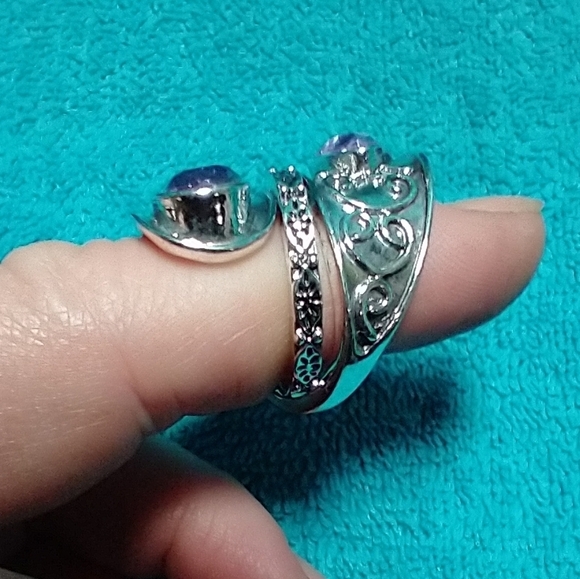 Silvertone purple stone large decorative intricate ring - Picture 3 of 4